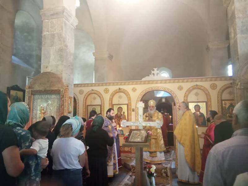 ცაგერის ღვთისმშობლის მიძინების ტაძარში სადღესასწაულო წირვა აღავლინა ცაგერისა და...